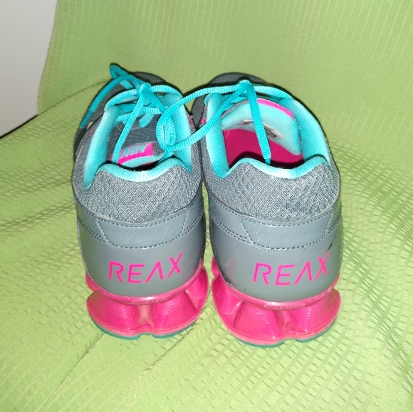 Nikes - Picture 2 of 3